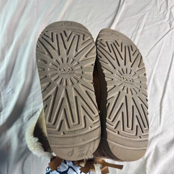 Ugg Australia sz 5 Mini Bailey Bow Boots Tan Sheepskin Satin Bow - Picture 8 of 10